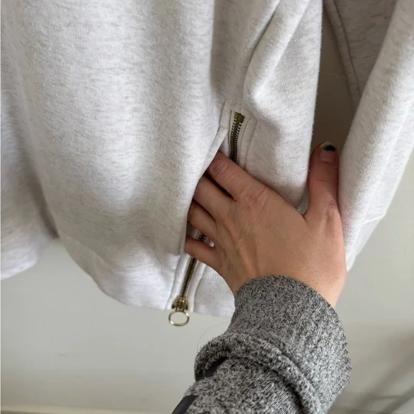Athleta funnel neck light gray long sleeve zipper sweatshirt size medium - Picture 5 of 7